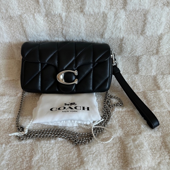 NWOT! Coach CP018 Tabby Crossbody Wristlet With Pillow Quilting In Black/Silver - Picture 1 of 10